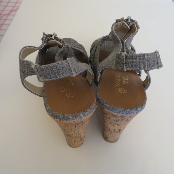 Dominique Nicole Gray Wedge Sandals with Zipper Front - Picture 3 of 13